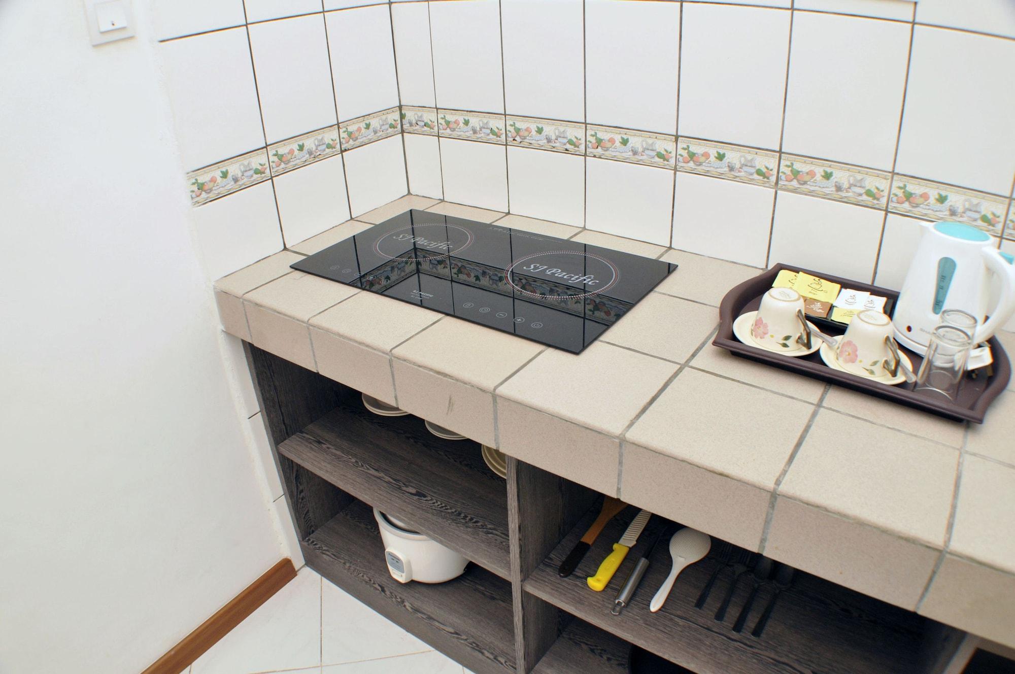 קוטה קינבלו Promenade Service Apartment מראה חיצוני תמונה