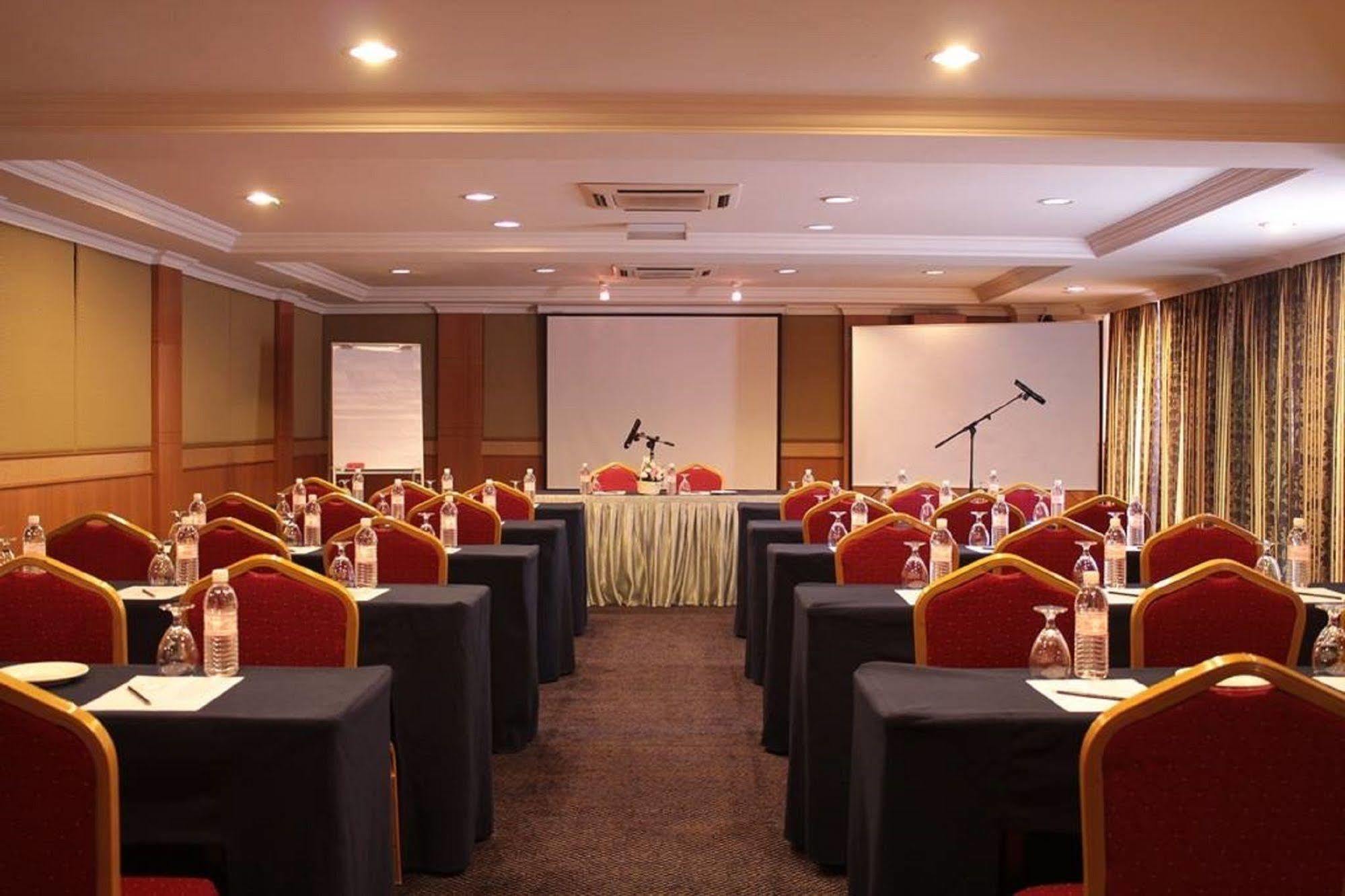 קוטה קינבלו Promenade Service Apartment מראה חיצוני תמונה