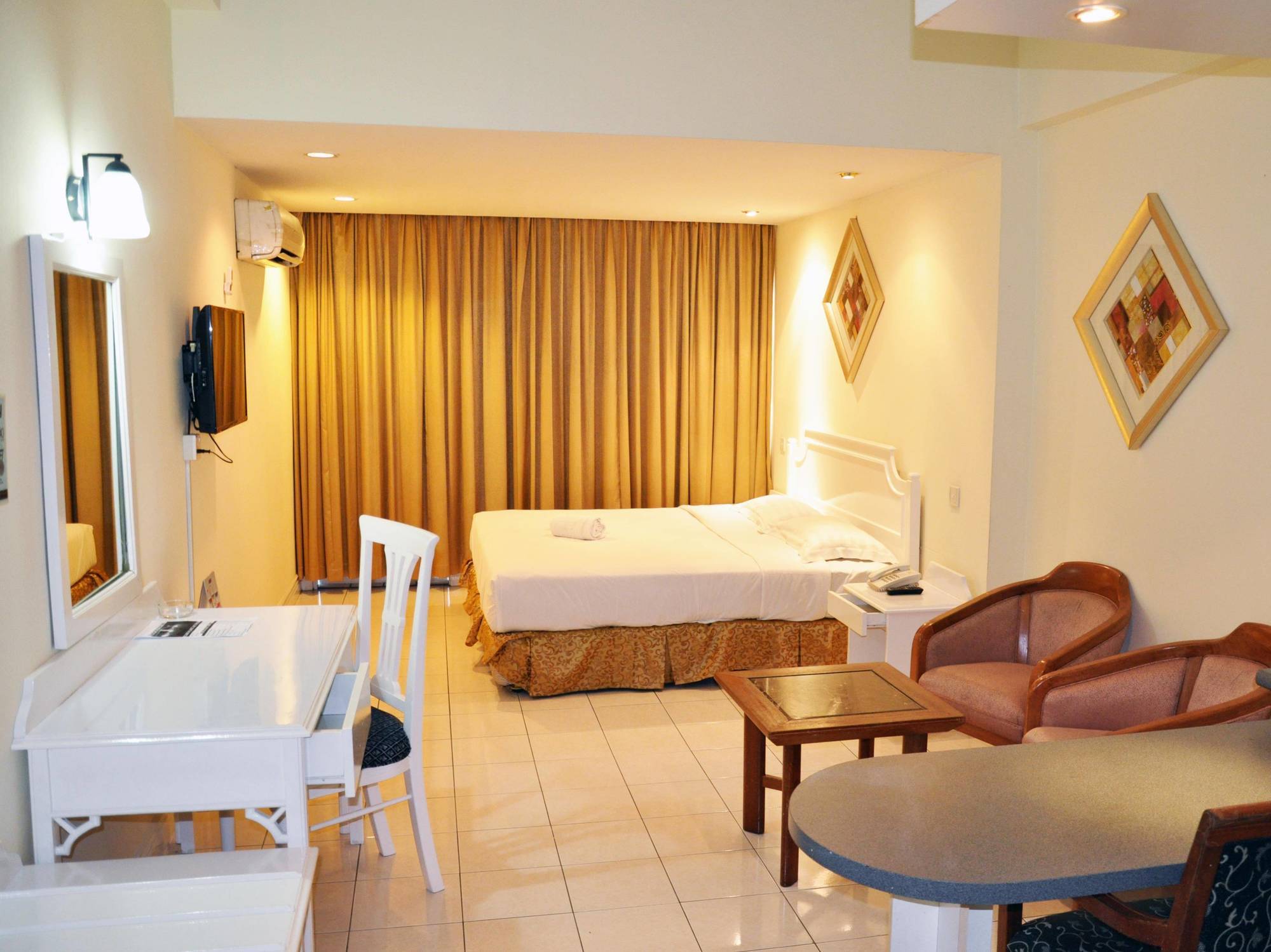 קוטה קינבלו Promenade Service Apartment מראה חיצוני תמונה